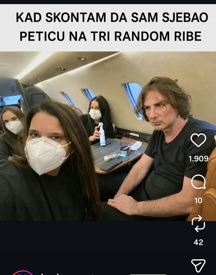 1000046095
